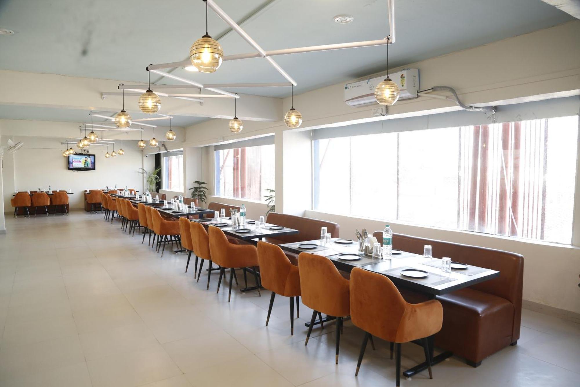 Virohaa Garden Hotel Ghaziabad Exterior photo
